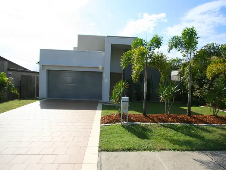 8 Twynam Mews, Pacific Pines QLD 4211