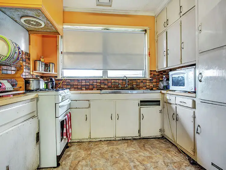 Fifth view of Homely house listing, 14 Ouyen Court, Dallas VIC 3047