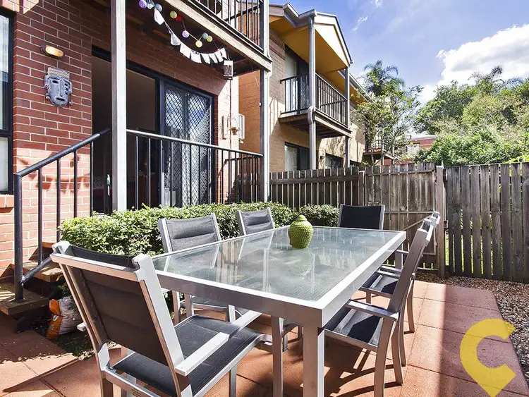 2/33 Alva Terrace, Gordon Park QLD 4031