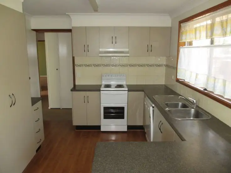 Fifth view of Homely house listing, 4 Crest, Armidale NSW 2350