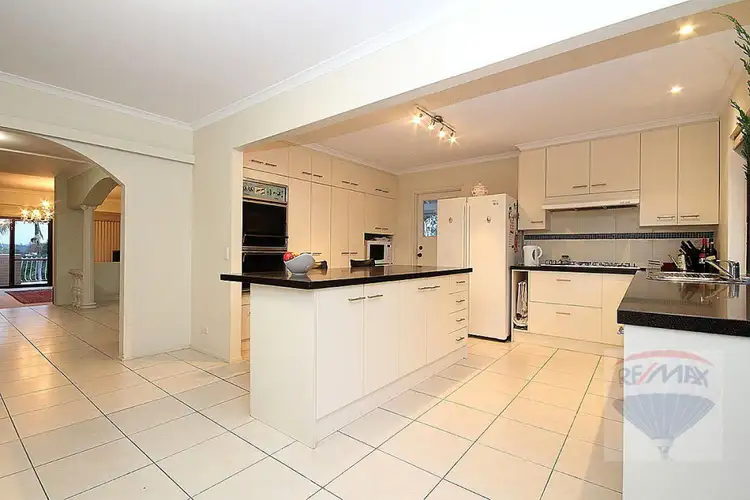 Sixth view of Homely house listing, 4 MacQuarie Court, Mount Ommaney QLD 4074