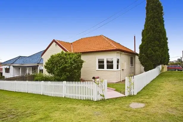 2 Catherine Street, Waratah West NSW 2298