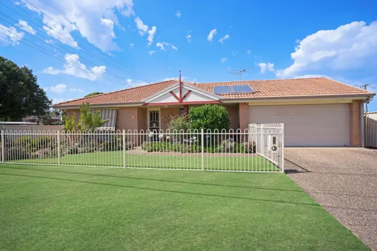 13 Beach Street, Belmont South NSW 2280