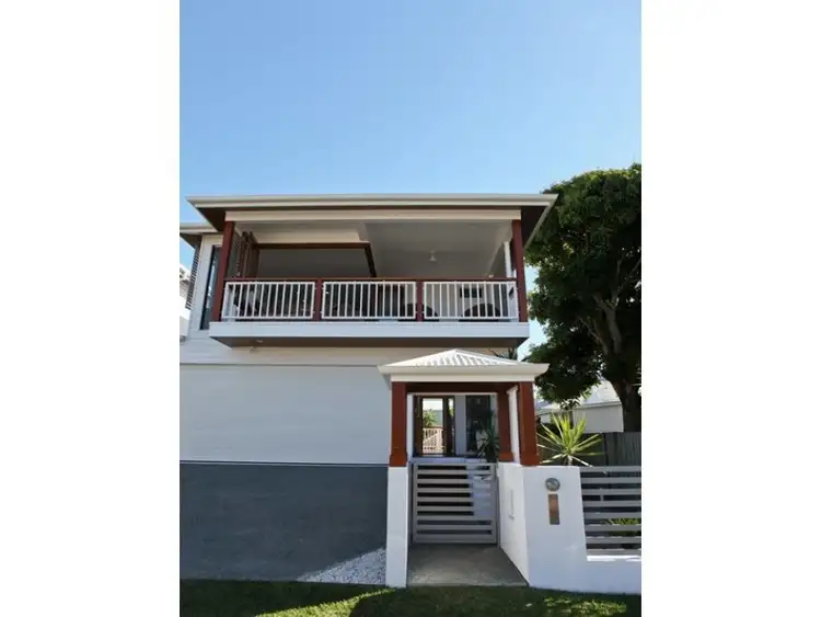 50 Fourth Avenue, Sandgate QLD 4017