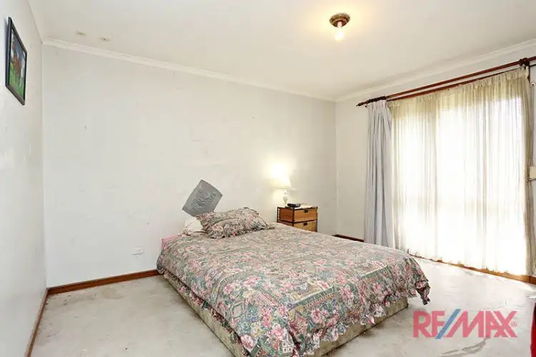 Fifth view of Homely house listing, 8 Simon Court, Hampton Park VIC 3976