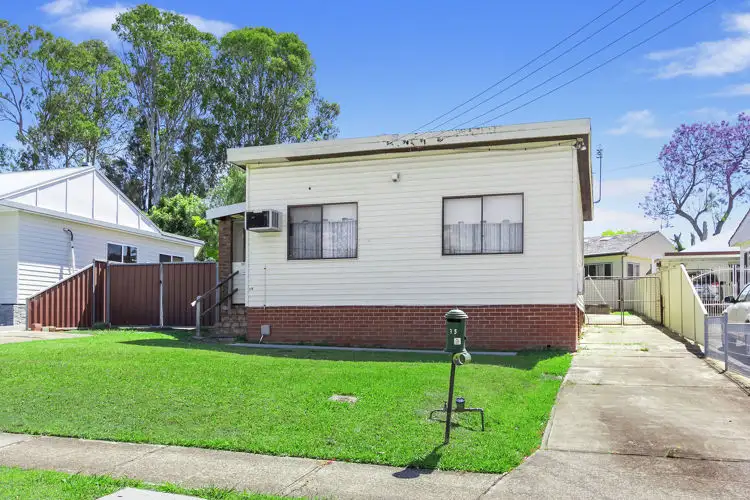 35 Matthew Crescent, Blacktown NSW 2148