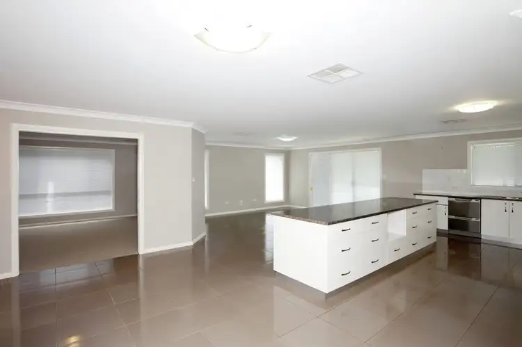 Fifth view of Homely house listing, 10 Bindari Avenue, Glenfield Park NSW 2650