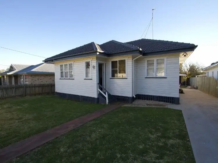 11 Dalmeny Street, Wilsonton QLD 4350