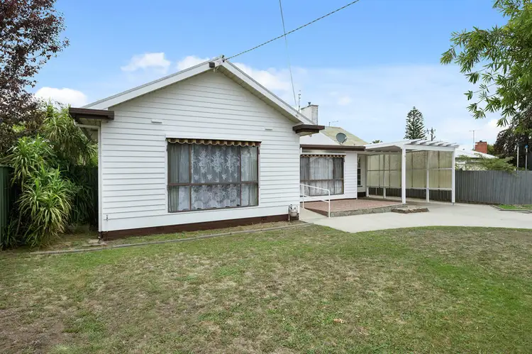 8 Adrian Street, Colac VIC 3250