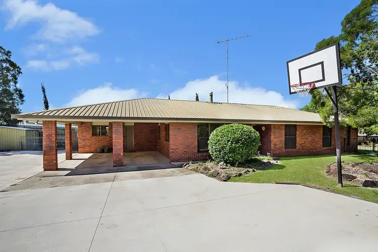 3 Roslyn Street, Westbrook QLD 4350