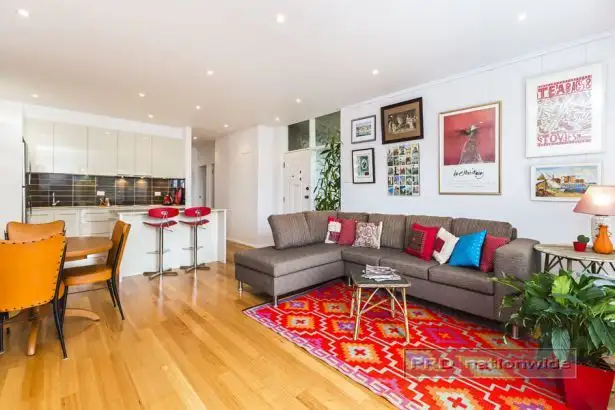 2/10 Hillview Crescent, The Hill NSW 2300