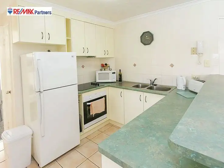 9/407 Esplanade, Torquay QLD 4655