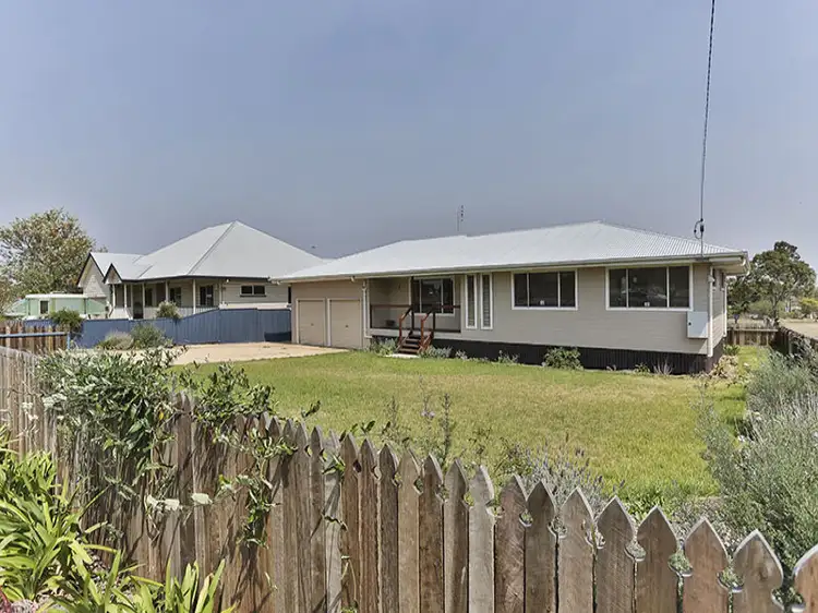 29 Mocatta Street, Goombungee QLD 4354