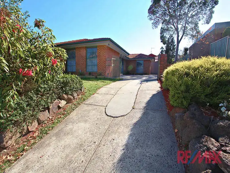 3 Nicholson Close, Endeavour Hills VIC 3802