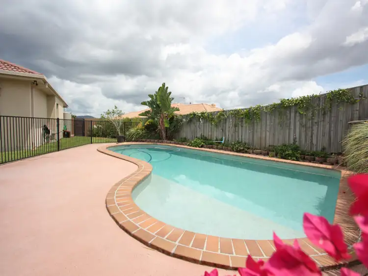 20 Springwood Ave, Pacific Pines QLD 4211