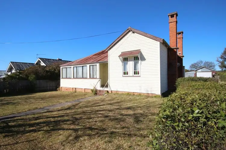 51 Molesworth Street, Tenterfield NSW 2372