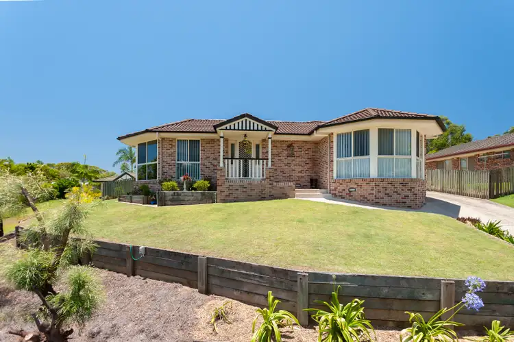 11 Holyn Cl, Woombye QLD 4559