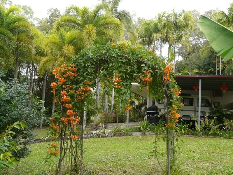 2439 Bruce Highway, Hampden QLD 4741