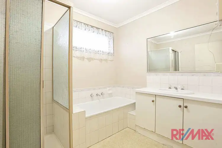 Fifth view of Homely unit listing, 1/39 General Joshua Drive, Hampton Park VIC 3976