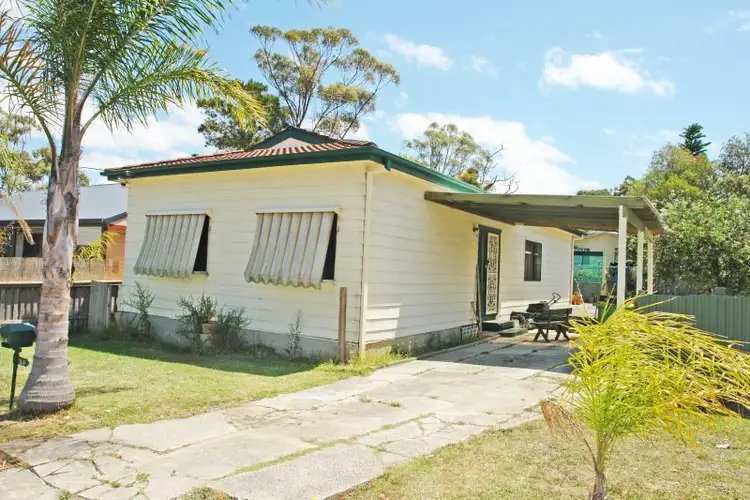 2a Dudley Street, Gorokan NSW 2263