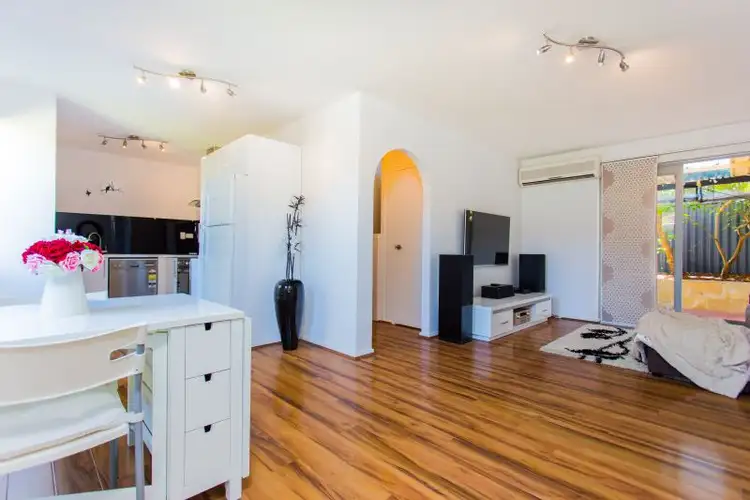 4/64 Comer Street, Como WA 6152