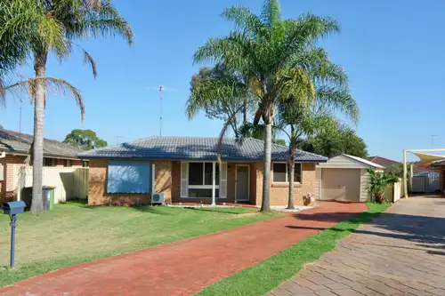 6 Como Place, St Clair NSW 2759