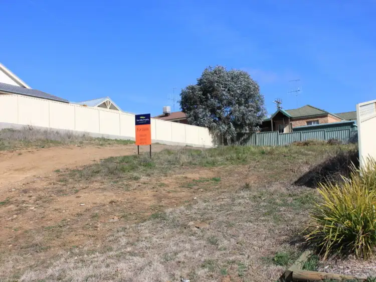 14 Julian Place, Yass NSW 2582