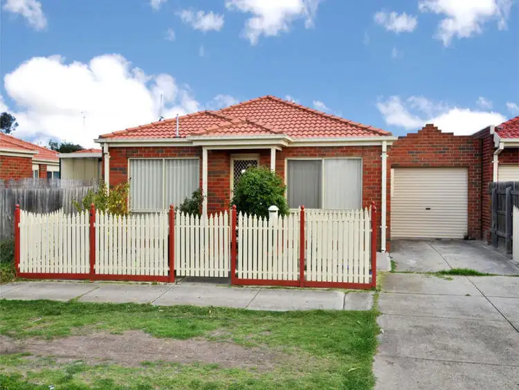 2/11 Malmsbury Drive, Meadow Heights VIC 3048