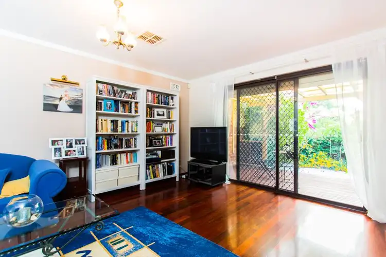 1/6 Gerald Street, Como WA 6152