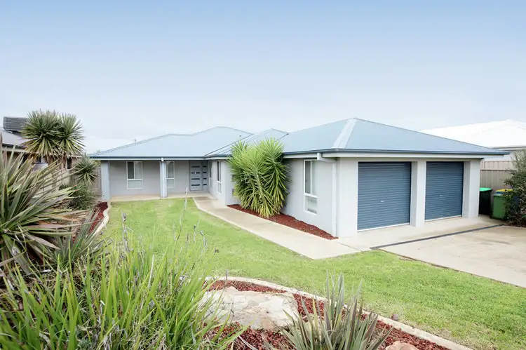 10 Bindari Avenue, Glenfield Park NSW 2650