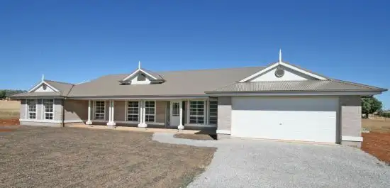 Main view of Homely house listing, 8 Kingfisher Drive, Tamworth NSW 2340