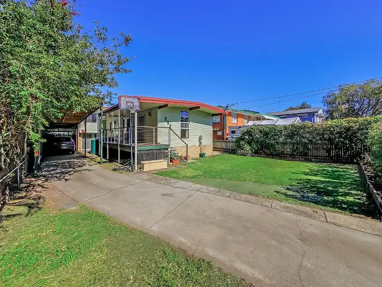 Second view of Homely house listing, 252 Preston Road, Wynnum QLD 4178