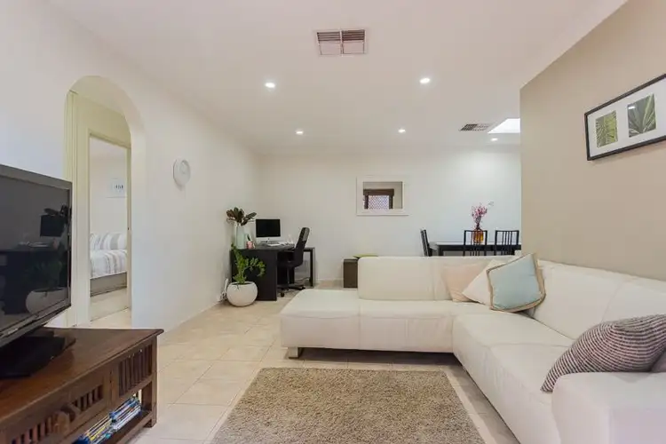 2/34 Henley Street, Como WA 6152