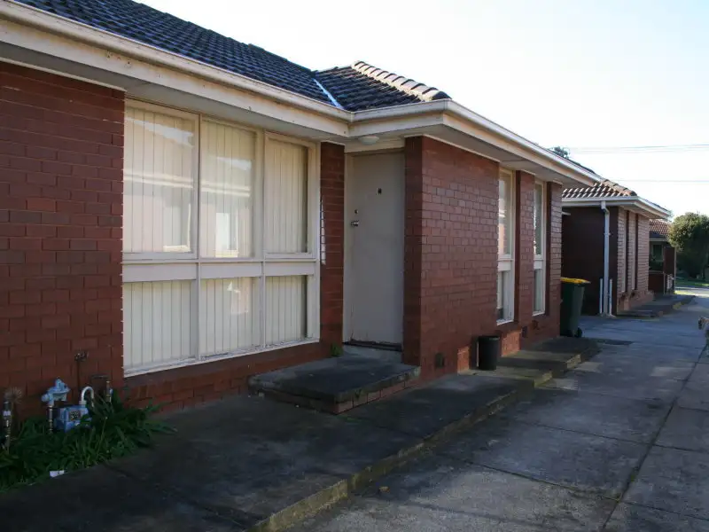 Main view of Homely villa listing, 2/9 Wisewould Ave, Seaford VIC 3198