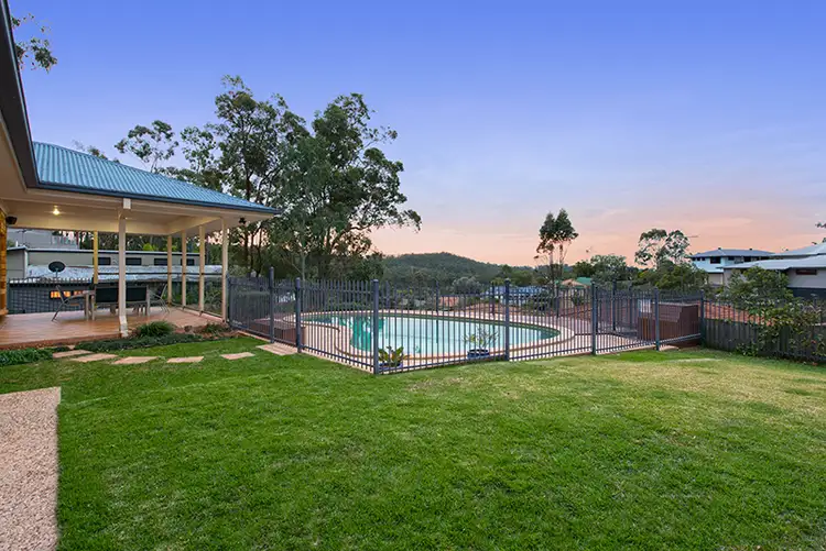 24 Outlook Terrace, Ferny Grove QLD 4055