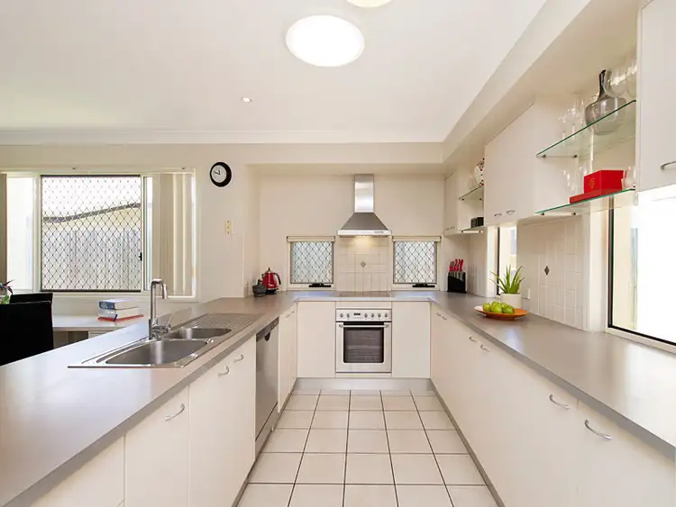 11 Grevillea Street, Sinnamon Park QLD 4073