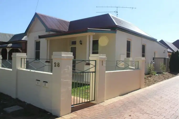 Main view of Homely house listing, 1/28 Crown Street, Tamworth NSW 2340