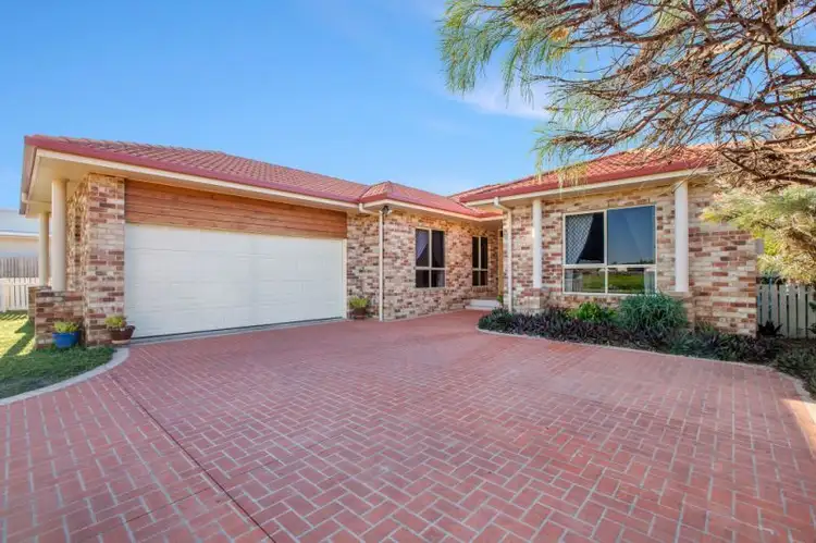 146 Truro Street, Urangan QLD 4655