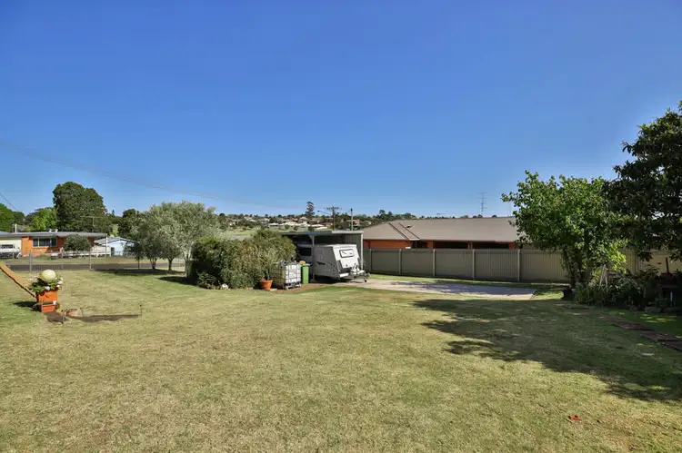12 Kirklees Street, Newtown QLD 4350
