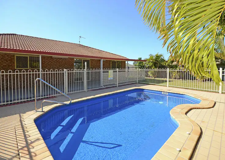 33 Anchorage Cct, Point Vernon QLD 4655