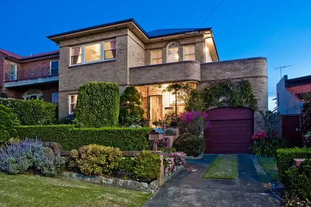 25 Fenton Avenue, Bar Beach NSW 2300
