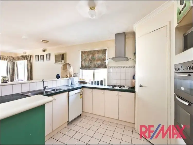 Second view of Homely house listing, 6 Hillview Rise, Hampton Park VIC 3976