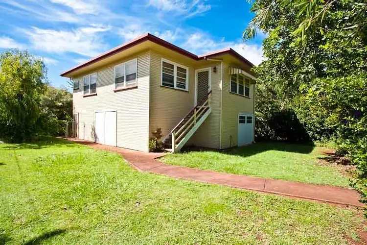 86 Prince Edward Pde, Redcliffe QLD 4020
