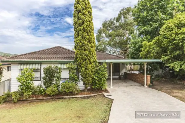 8 Corwen Close, Cardiff South NSW 2285