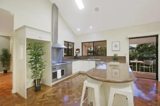 Fifth view of Homely house listing, 9 Hopetoun Close, Carindale QLD 4152