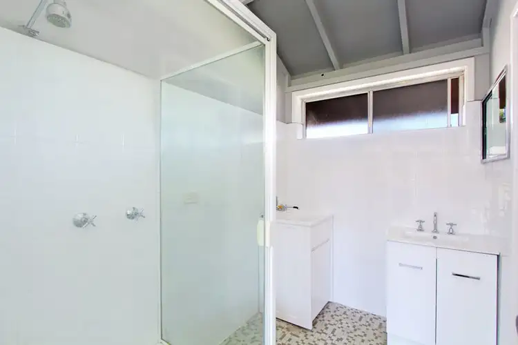 Sixth view of Homely unit listing, Unit 5 / 9-13 Diane Street, Tamworth NSW 2340