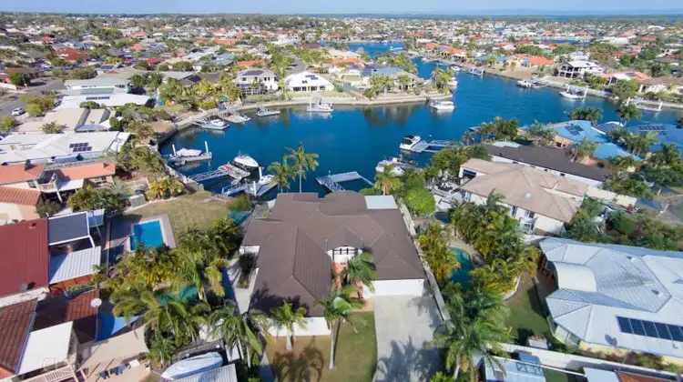 29 Headsail Drive, Banksia Beach QLD 4507