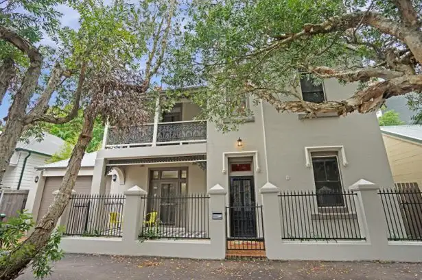 8 Bruce Street, Cooks Hill NSW 2300