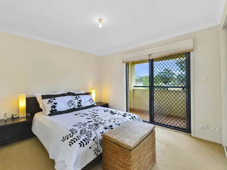 Second view of Homely townhouse listing, 1/72 Parliament Road, Macquarie Fields NSW 2564