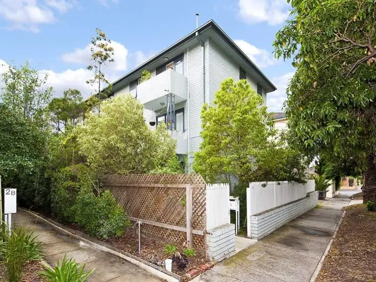 5/2A Loyola Avenue, Brunswick VIC 3056